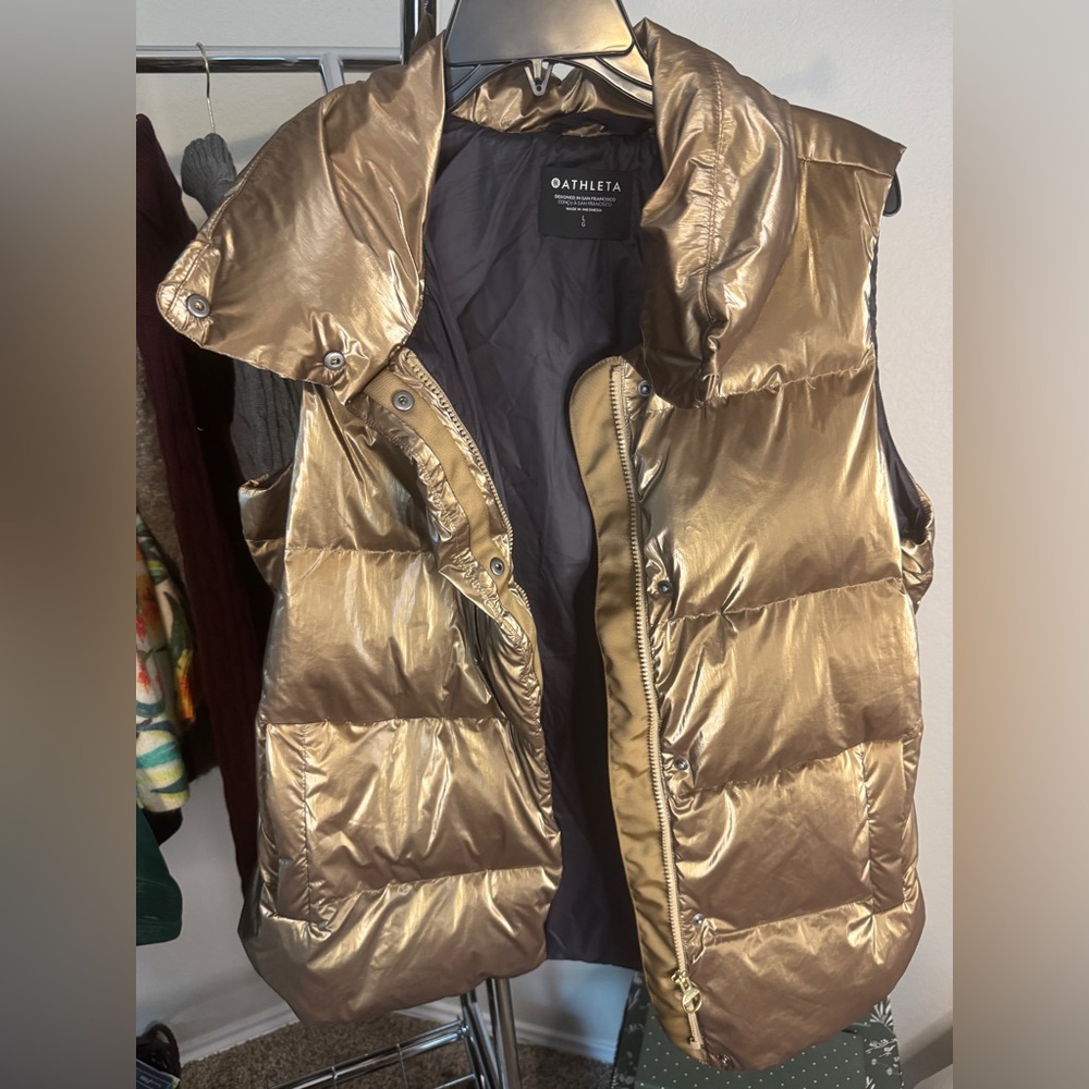 Athleta Black and Gold Puffer Jacket